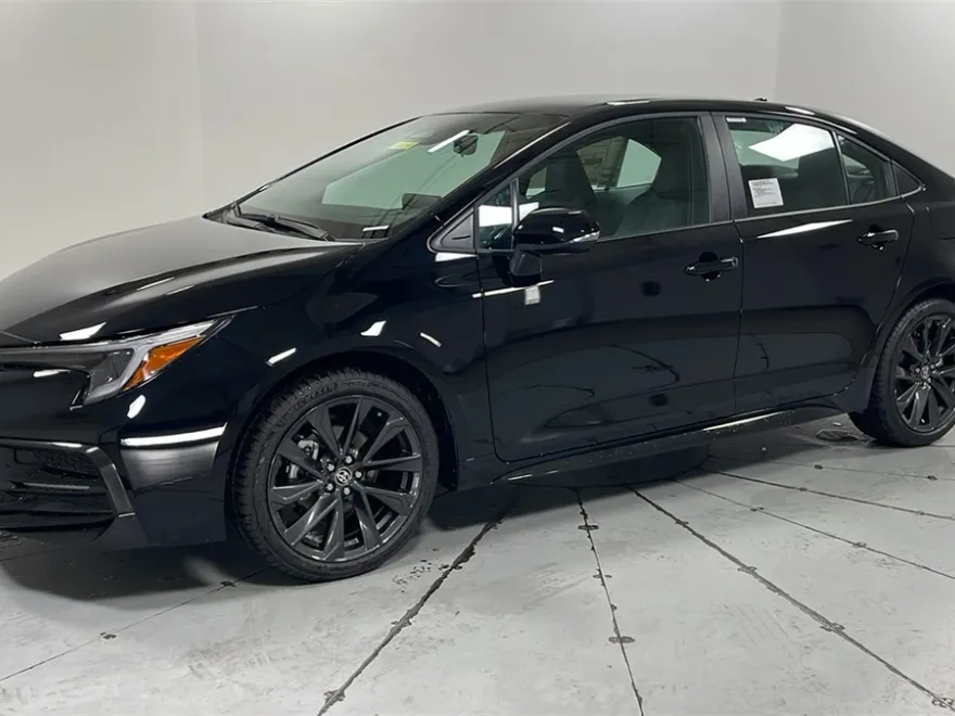 2026 Toyota Corolla SE photo 1