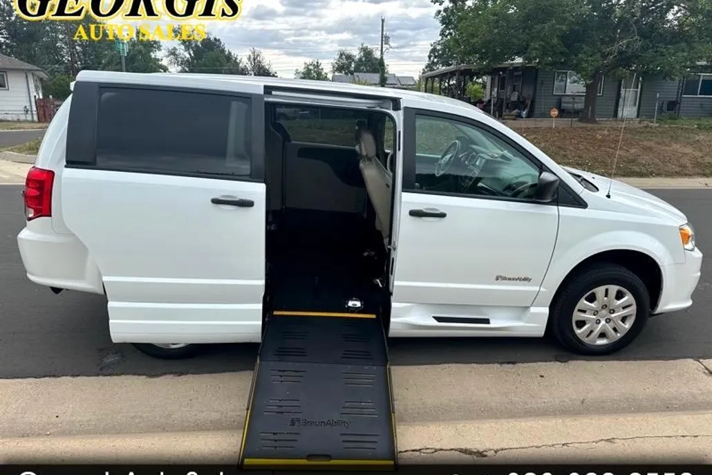 2019 Dodge Grand Caravan photo 1