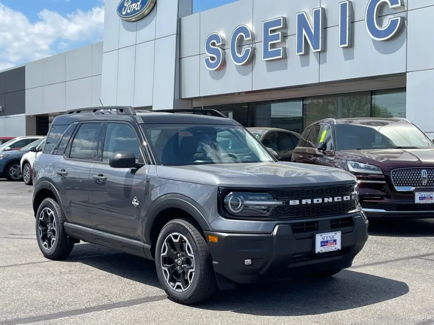 2025 Ford Bronco Sport Outer Banks photo 1