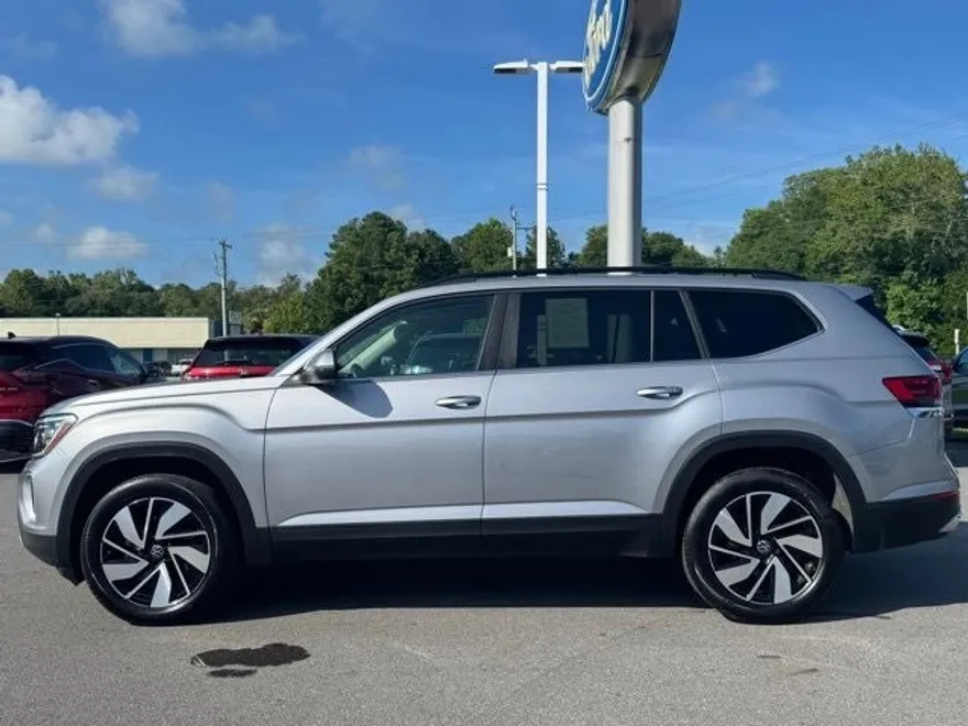 2024 Volkswagen Atlas SE Technology photo 1
