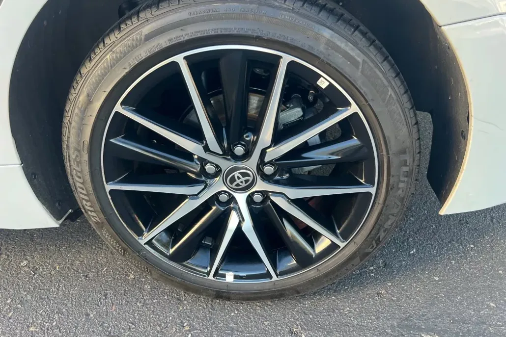 2023 Toyota Camry SE photo 1