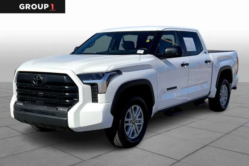 2025 Toyota Tundra SR5 CrewMax photo 1