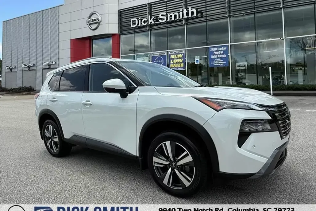 2024 Nissan Rogue SL photo 1