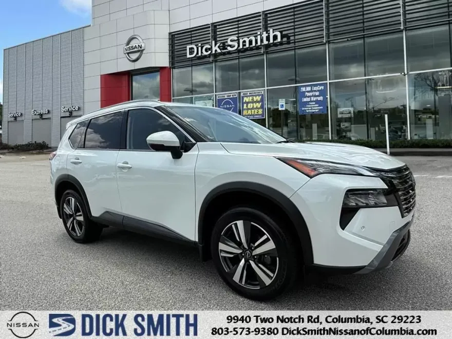 2024 Nissan Rogue SL photo 1
