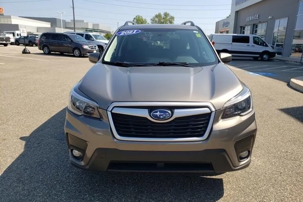2021 Subaru Forester Premium photo 1