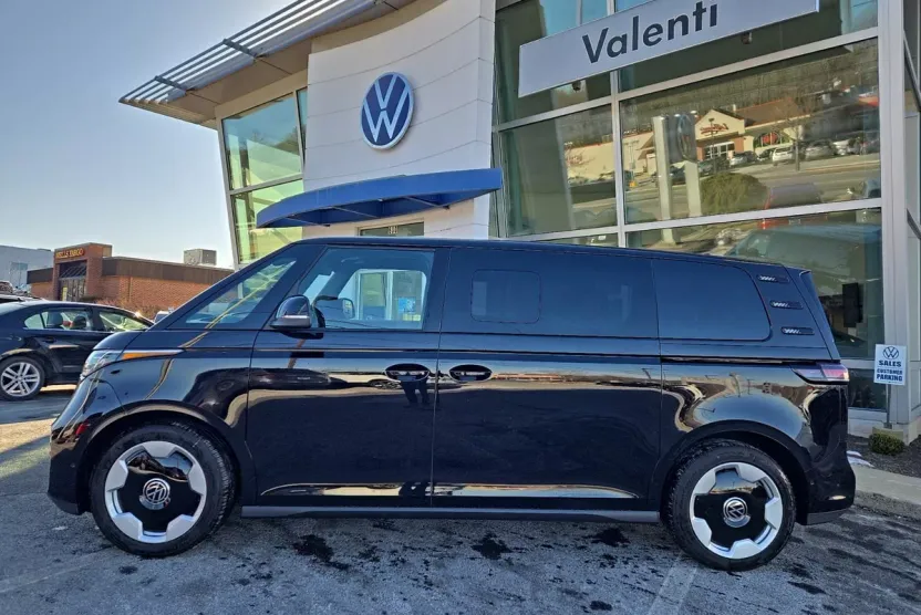 2025 Volkswagen ID. Buzz Pro S photo 1