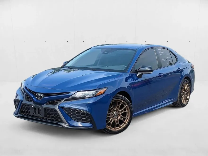 2023 Toyota Camry SE photo 1