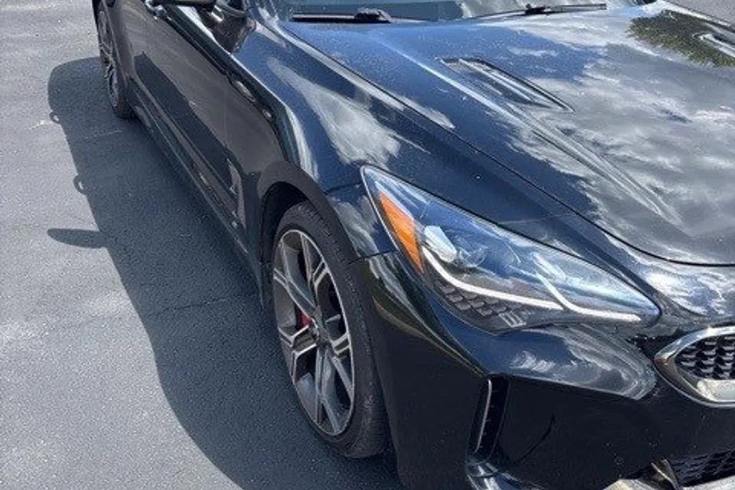 2020 Kia Stinger GT2 photo 1