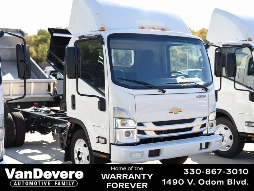 2025 Chevrolet Silverado 4500HD photo 1