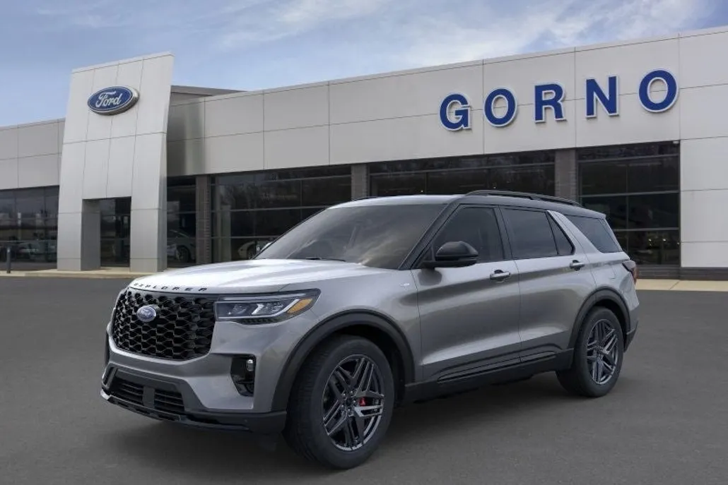 2025 Ford Explorer ST-Line photo 1