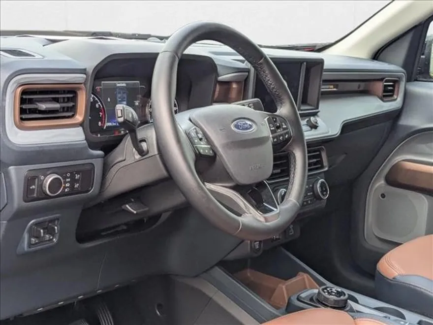 2024 Ford Maverick Lariat photo 1