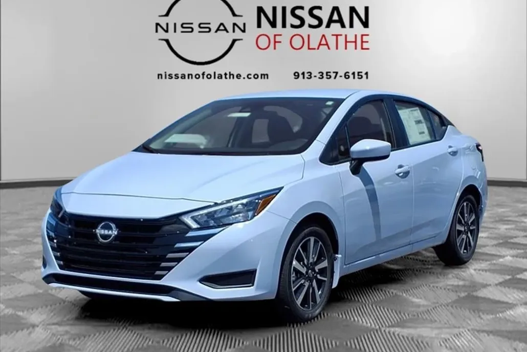2025 Nissan Versa SV photo 1