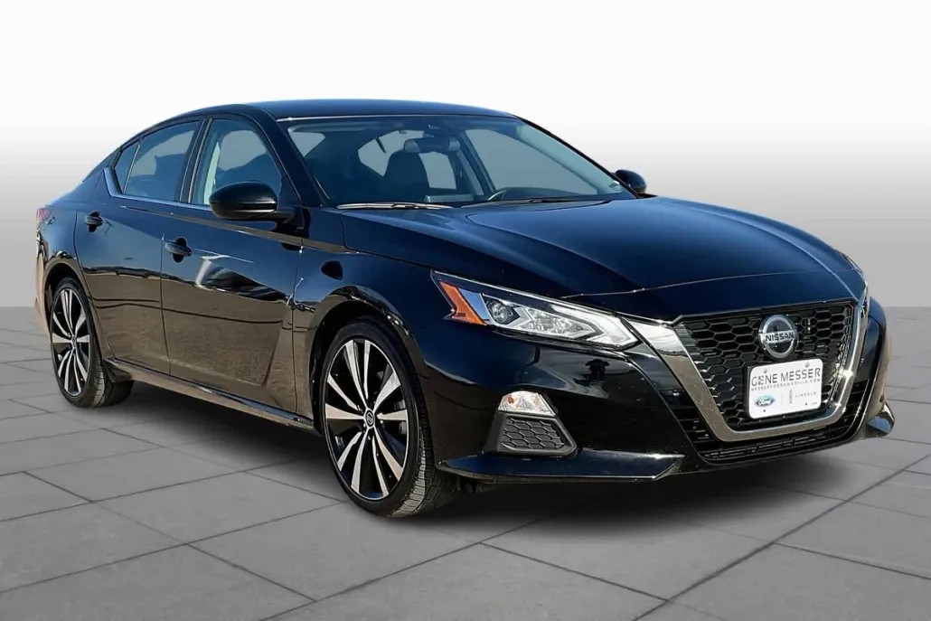 2022 Nissan Altima 2.5 SR photo 1