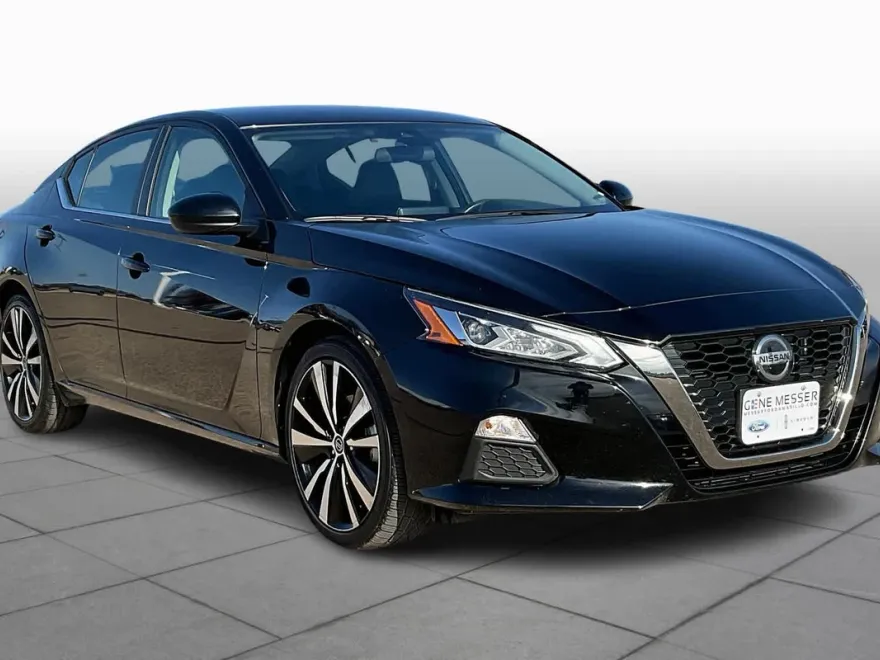 2022 Nissan Altima 2.5 SR photo 1