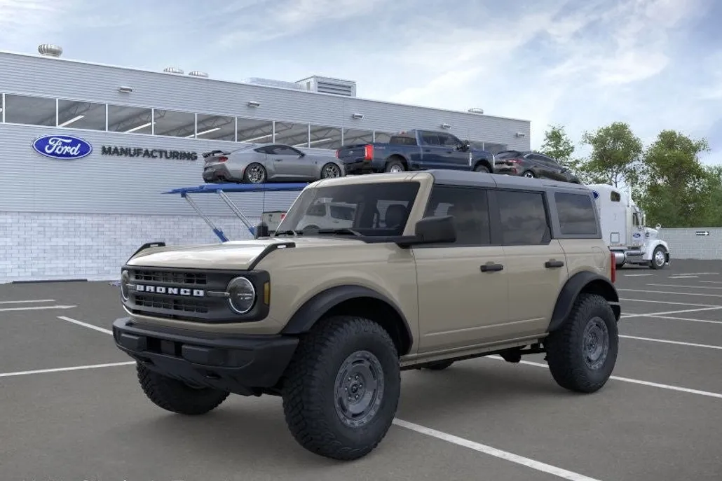 2025 Ford Bronco Base photo 1