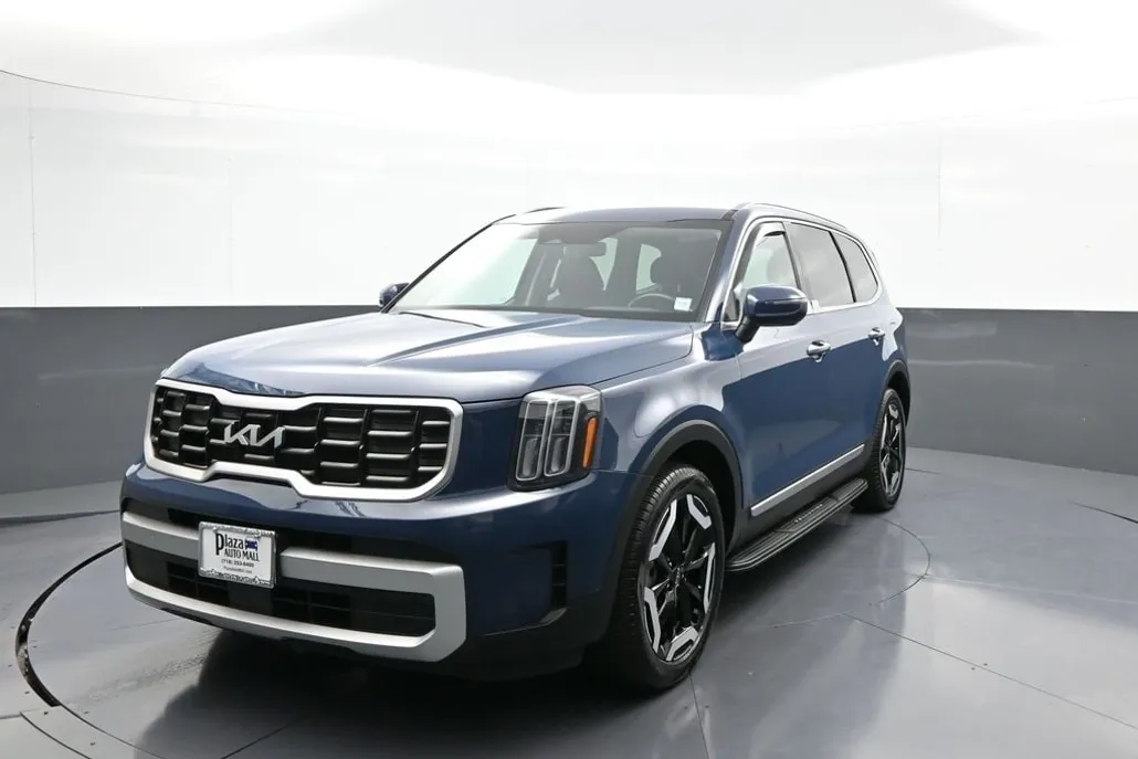 2024 Kia Telluride S photo 1