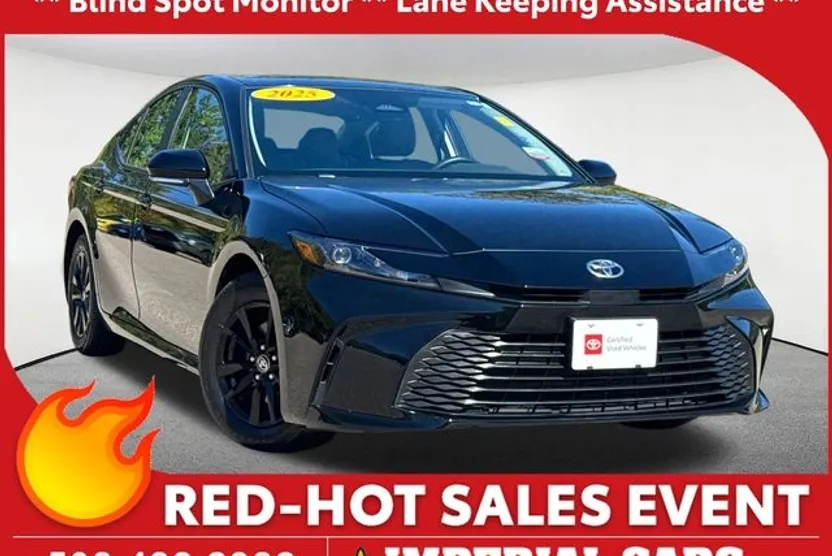2025 Toyota Camry LE photo 1