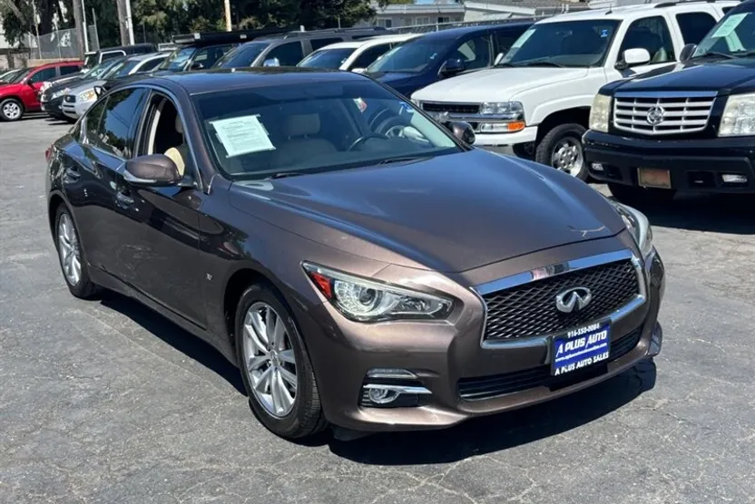 2014 Infiniti Q50 Premium photo 1
