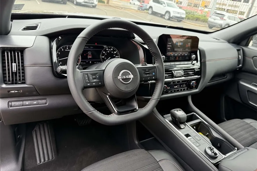 2025 Nissan Pathfinder Rock Creek photo 1