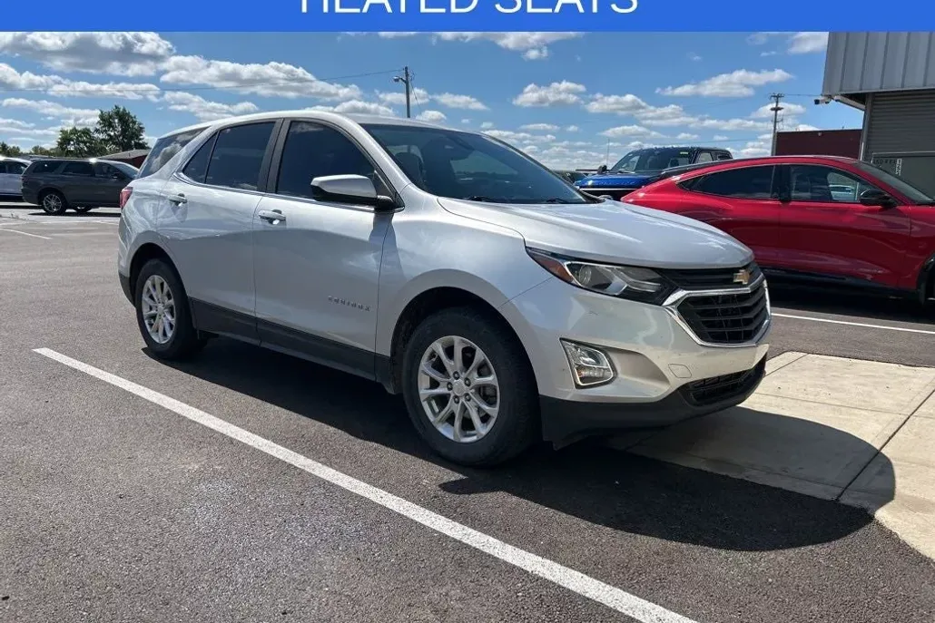 2021 Chevrolet Equinox LT photo 1