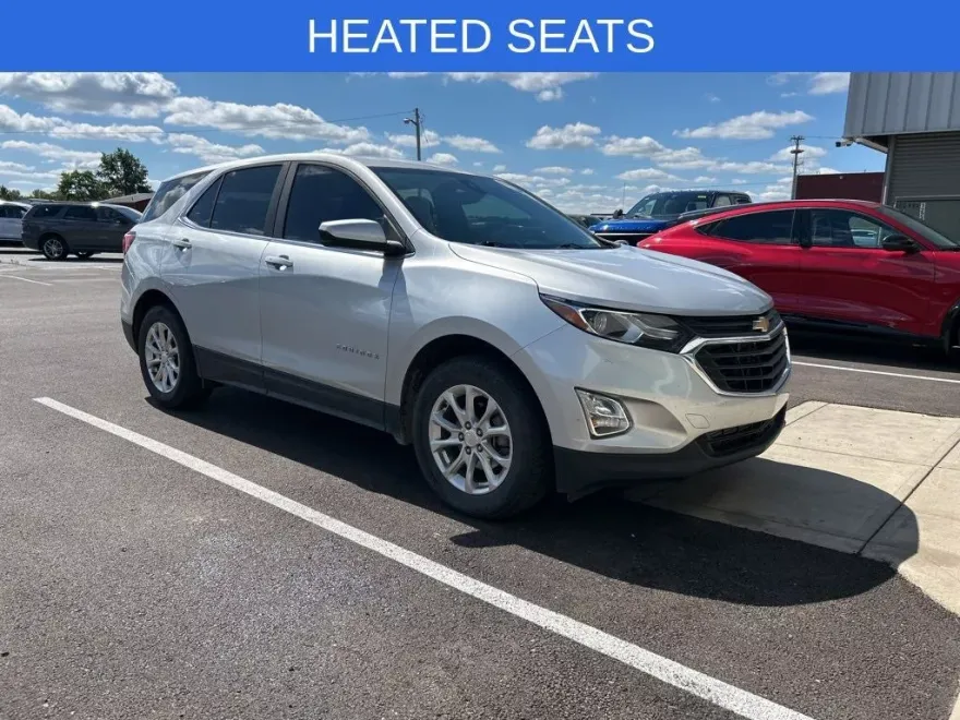 2021 Chevrolet Equinox LT photo 1