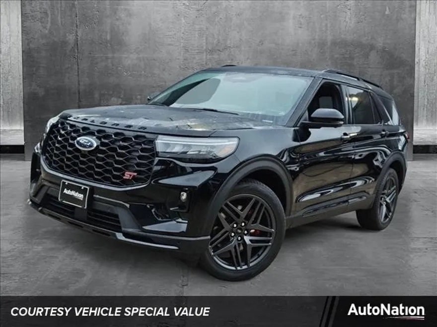 2025 Ford Explorer ST photo 1