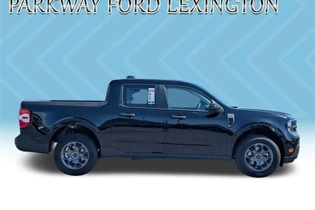 2025 Ford Maverick XLT photo 1