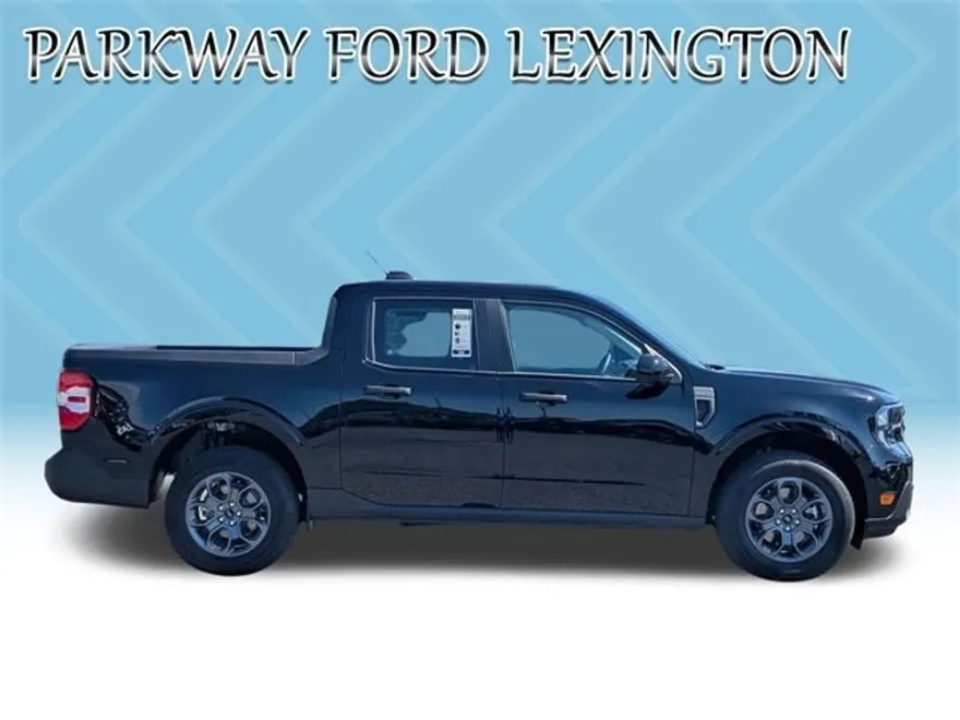 2025 Ford Maverick XLT photo 1