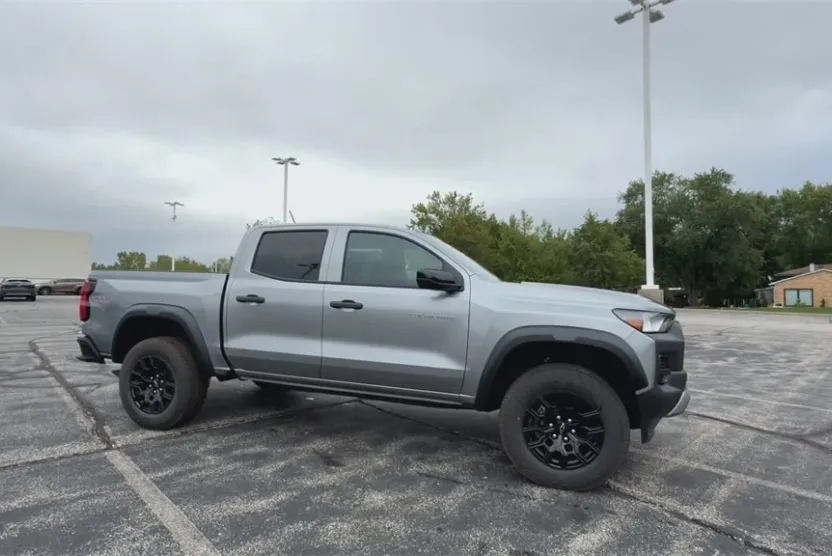 2026 Chevrolet Colorado Trail Boss photo 1