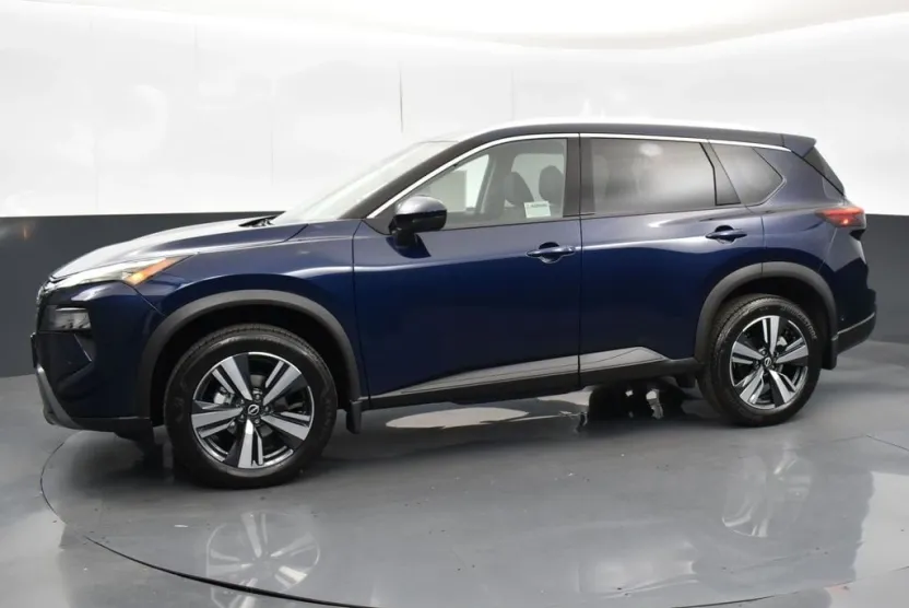 2025 Nissan Rogue SL photo 1