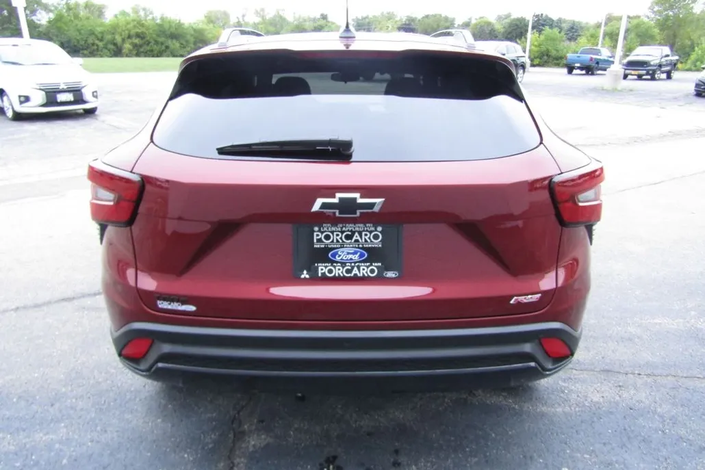 2025 Chevrolet Trax photo 1