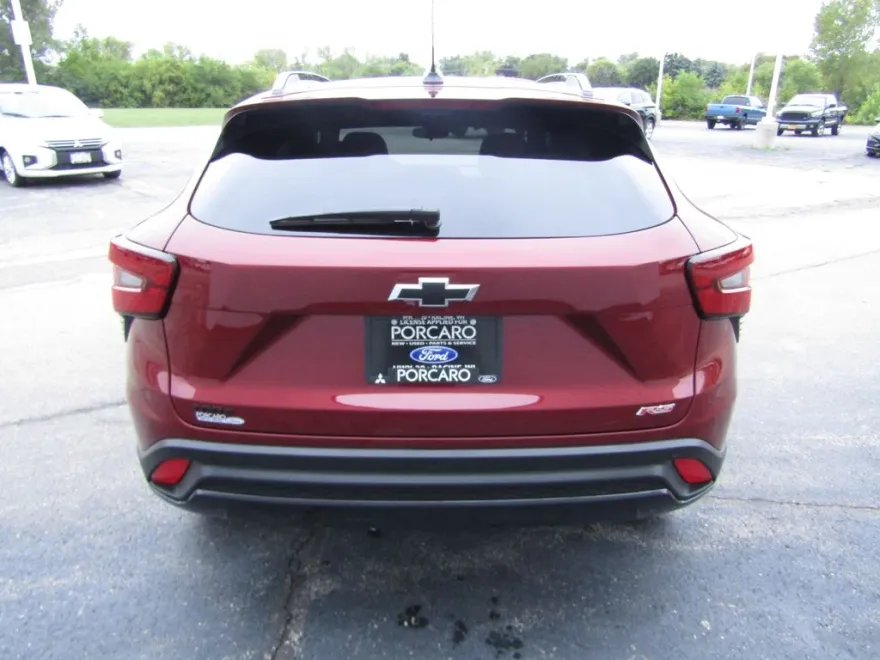 2025 Chevrolet Trax photo 1