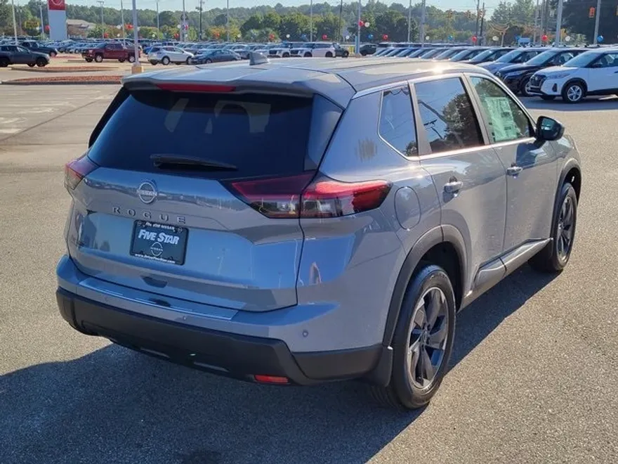 2026 Nissan Rogue SV photo 1