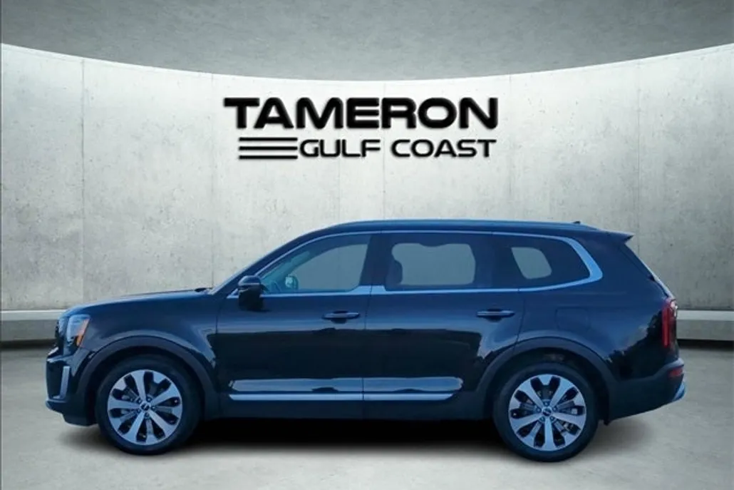 2022 Kia Telluride S photo 1
