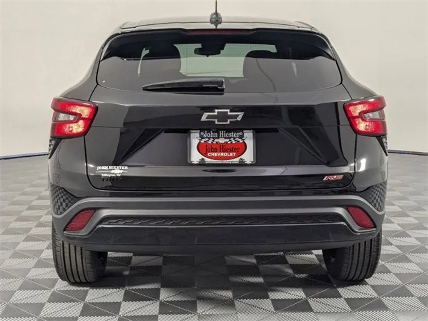 2024 Chevrolet Trax photo 1