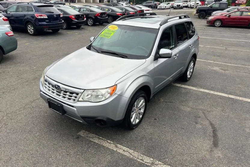 2012 Subaru Forester 2.5X Premium photo 1