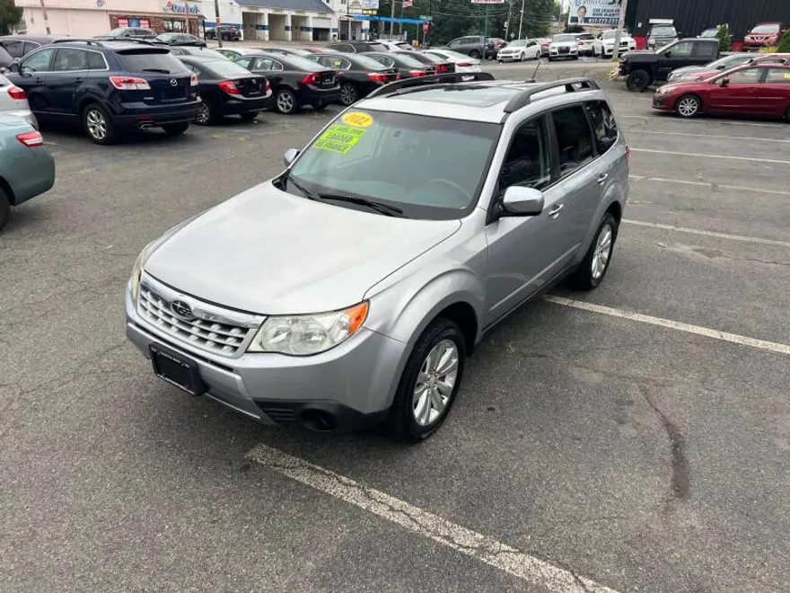 2012 Subaru Forester 2.5X Premium photo 1