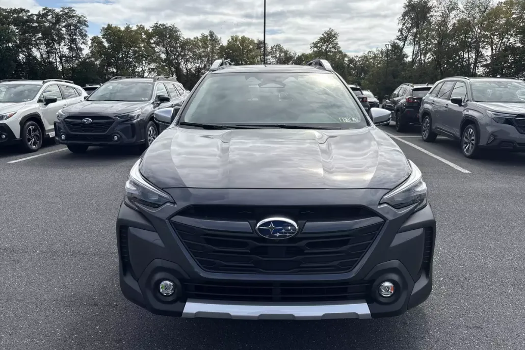 2025 Subaru Outback Touring XT photo 1