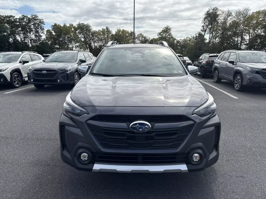 2025 Subaru Outback Touring XT photo 1