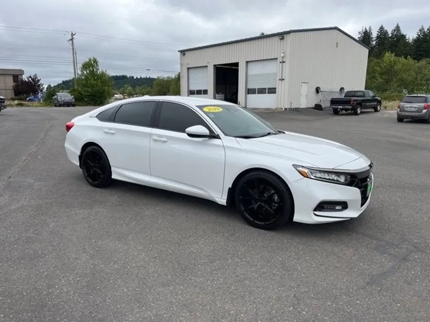 2019 Honda Accord Sport photo 1