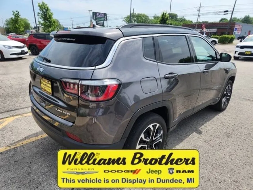 2024 Jeep Compass Limited photo 1