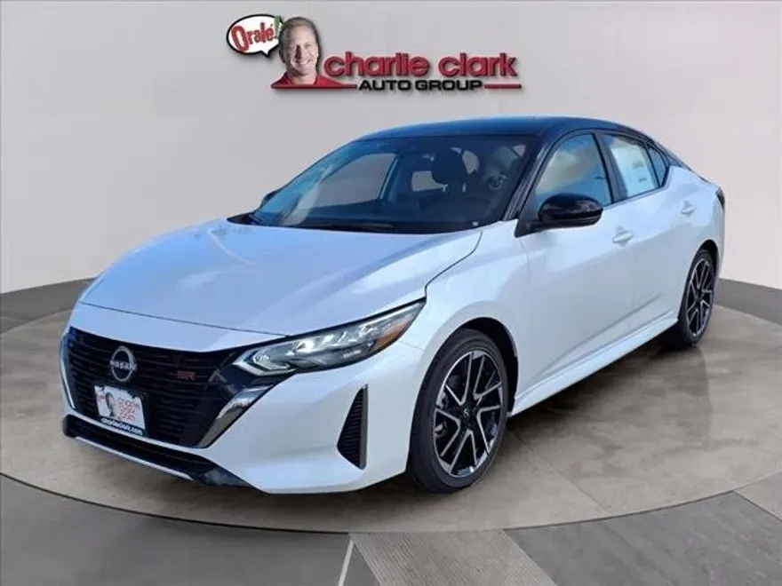 2025 Nissan Sentra SR photo 1