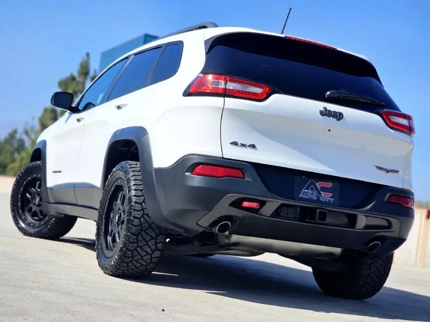 2014 Jeep Cherokee Trailhawk photo 1