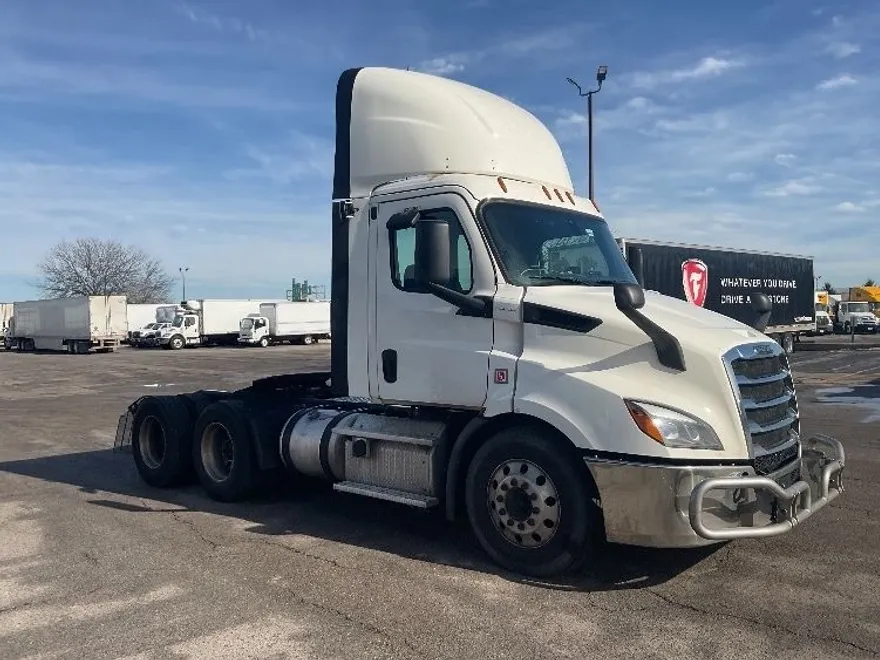 2019 Freightliner Cascadia 116" Day cab photo 1