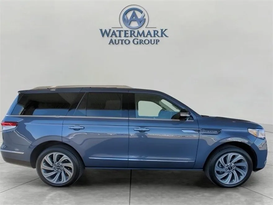 2023 Lincoln Navigator Reserve photo 1