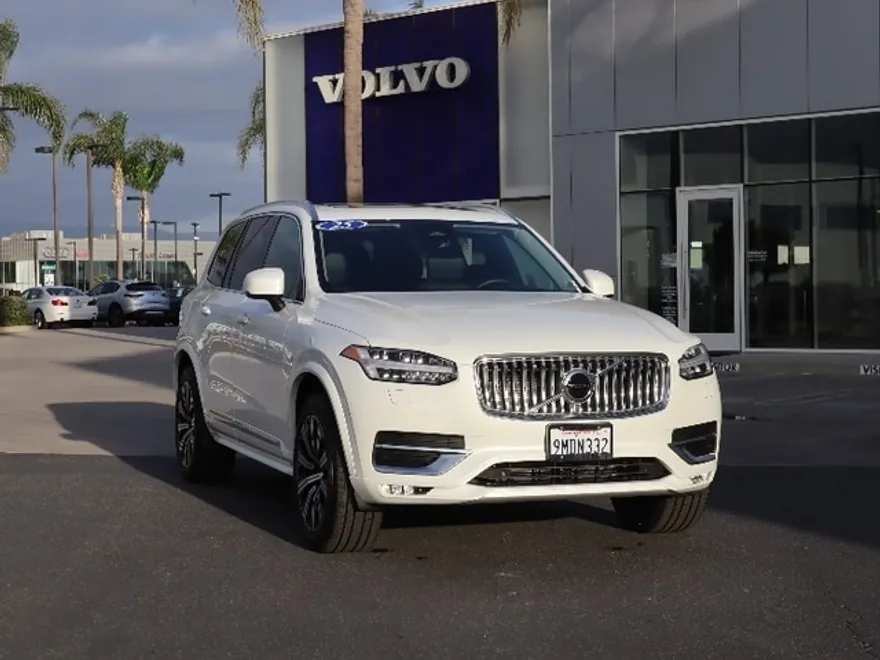 2025 Volvo XC90 B5 AWD Core photo 1