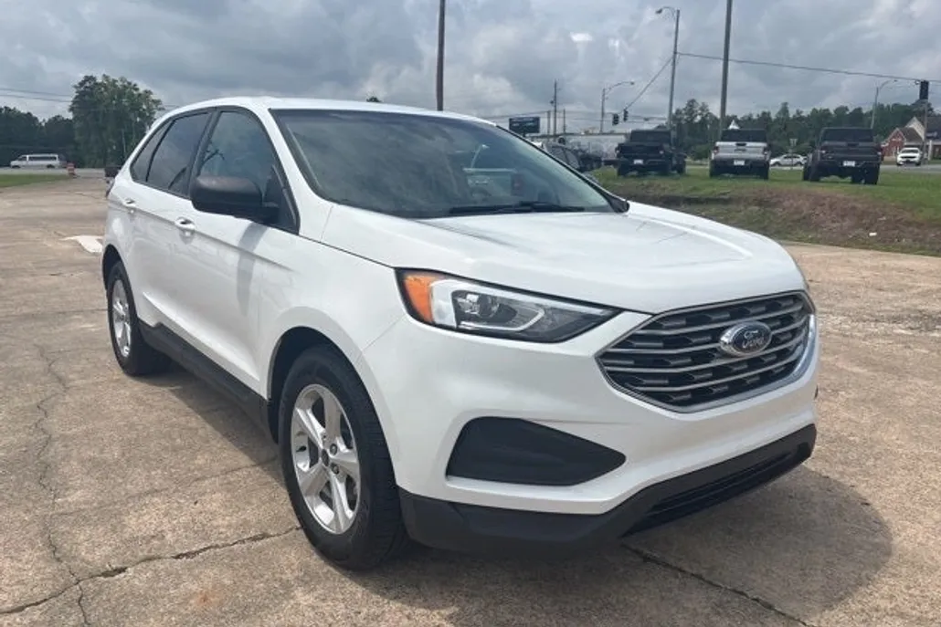 2020 Ford Edge SE photo 1