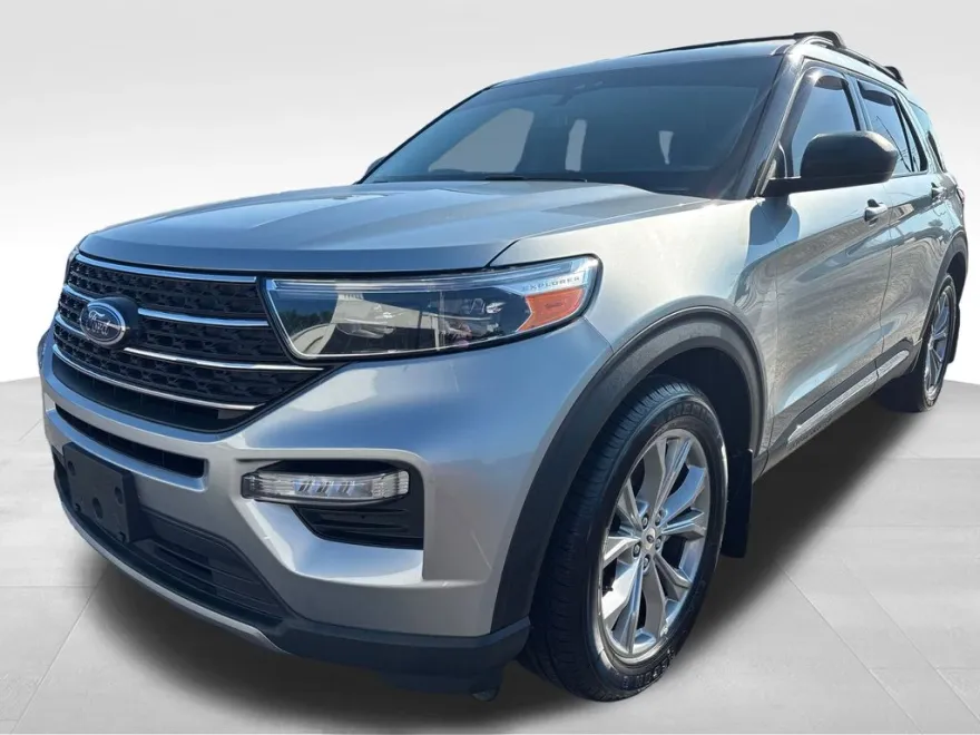 2024 Ford Explorer XLT photo 1