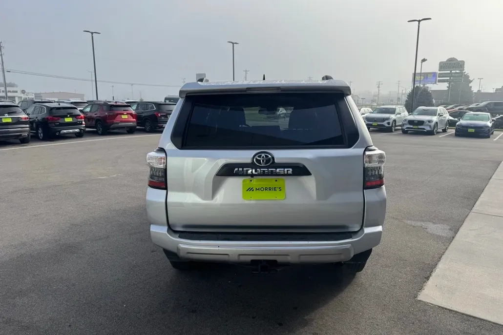 2024 Toyota 4Runner TRD Off-Road photo 1