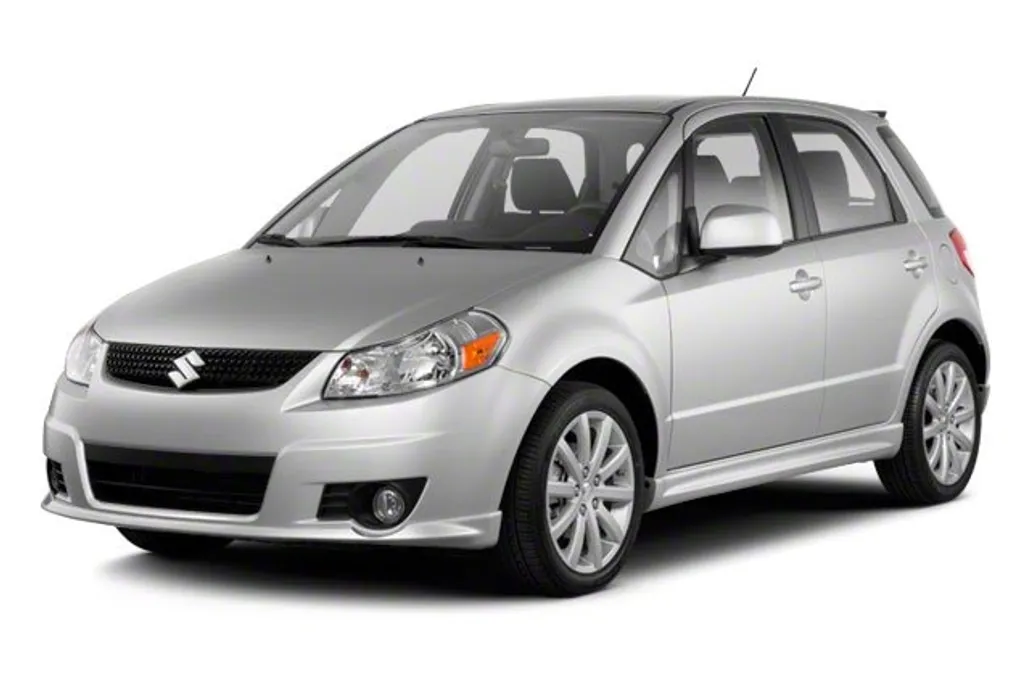2010 Suzuki SX4 photo 1